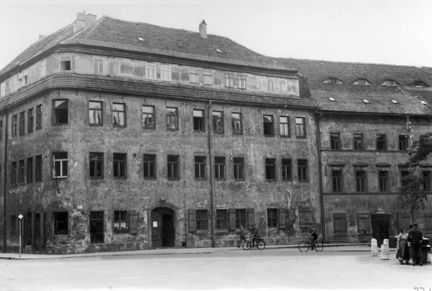 Das Gebäude Schlossplatz 1 in Freiberg im Jahre 1937 vor dem Einzuges des Amtes.