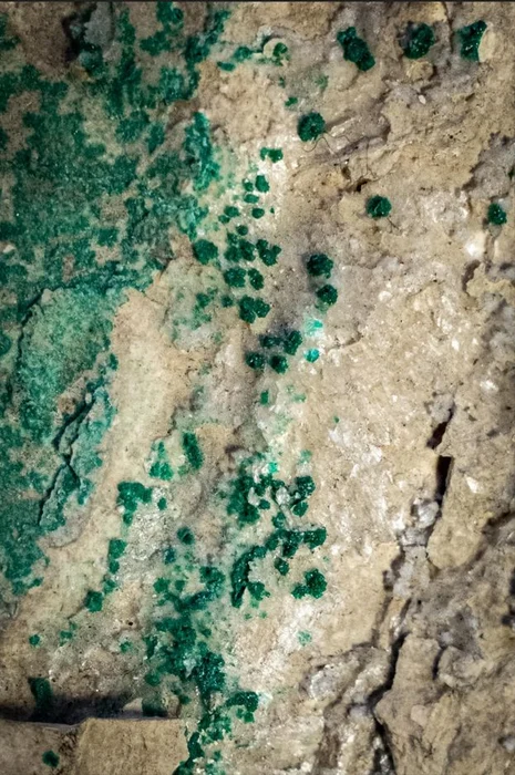 Kriatallgruppen des Minerals Arnimit