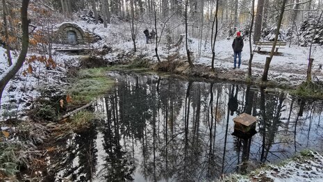 Warnsdorfer Quelle mit Quellsee.