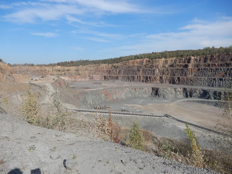 Blick in den Tagebau Großsteinberg in der Wurzen-Caldera.