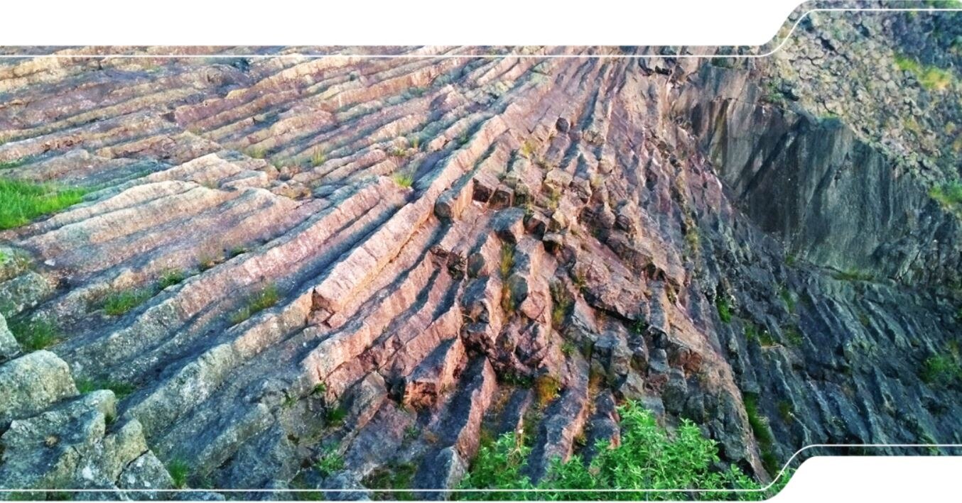 Seit Menschengedenken hat in unserem Freistaat kein Vulkanausbruch stattgefunden. Dennoch stufen Geologen Sachsen, insbesondere das Vogtland, als vulkanisch aktiv ein, denn Zeugnisse von jungem Vulkanismus sind weit verbreitet. Sie bilden als Härtlingsber