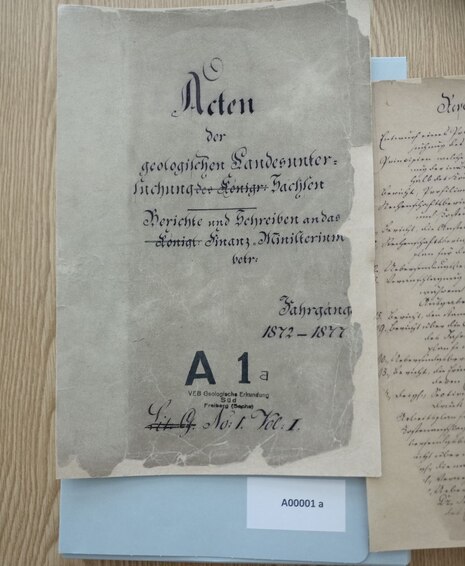 Die restaurierte Akte A1 des geologischen Archivs
